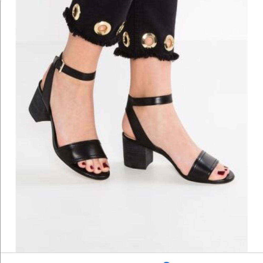 IN SEARCH OF SIZE 8!!!! Aldo Lolla Sandal